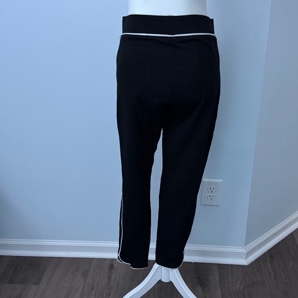 Hue Piped Skimmer Leggings Size Medium - Picture 3 of 3